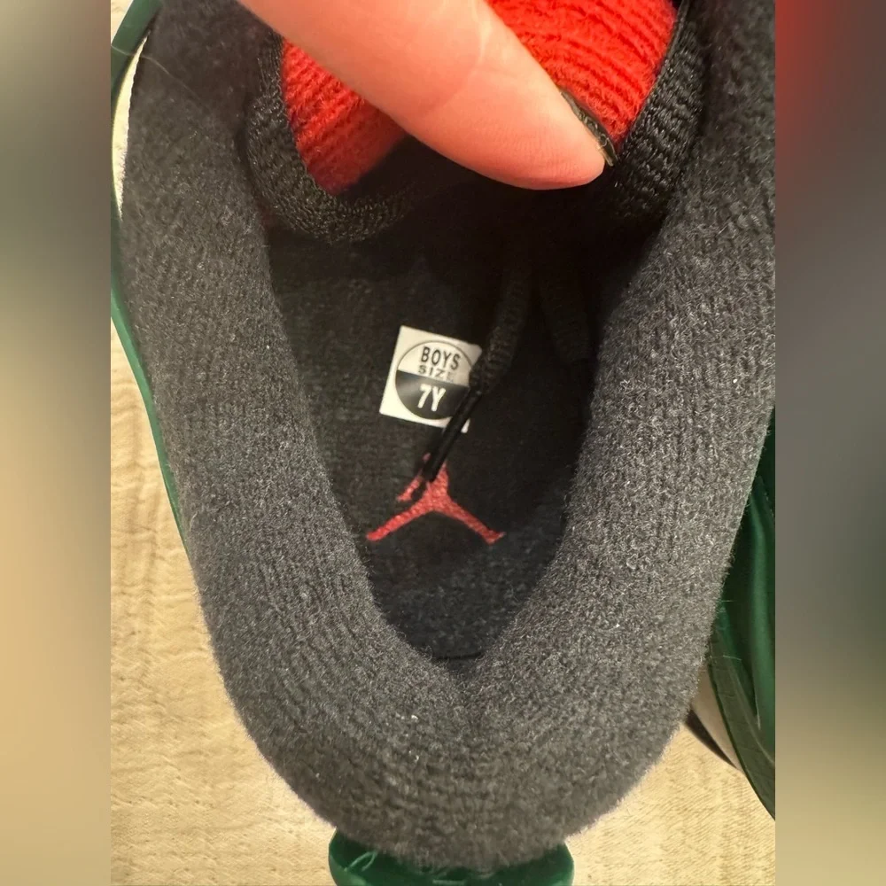 Brand new! Big Kids' Air Jordan 4RM Black/Gorge Green/Varsity Red, sz 7y - Picture 6 of 8